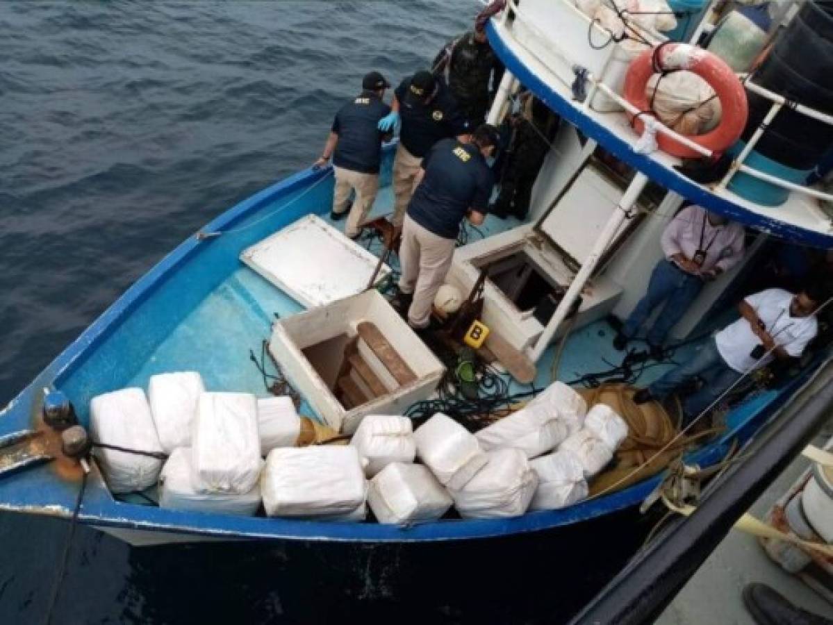 Incautan unos 600 kilos de supuesta droga dentro de embarcación en el Caribe