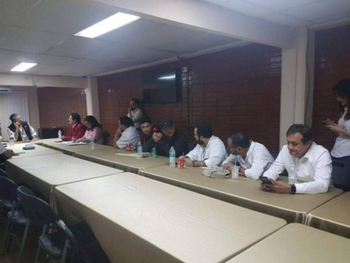 Magistrados del Tribunal Supremo Electoral se reunieron con cúpula de la Alianza para formar mesas de diálogo