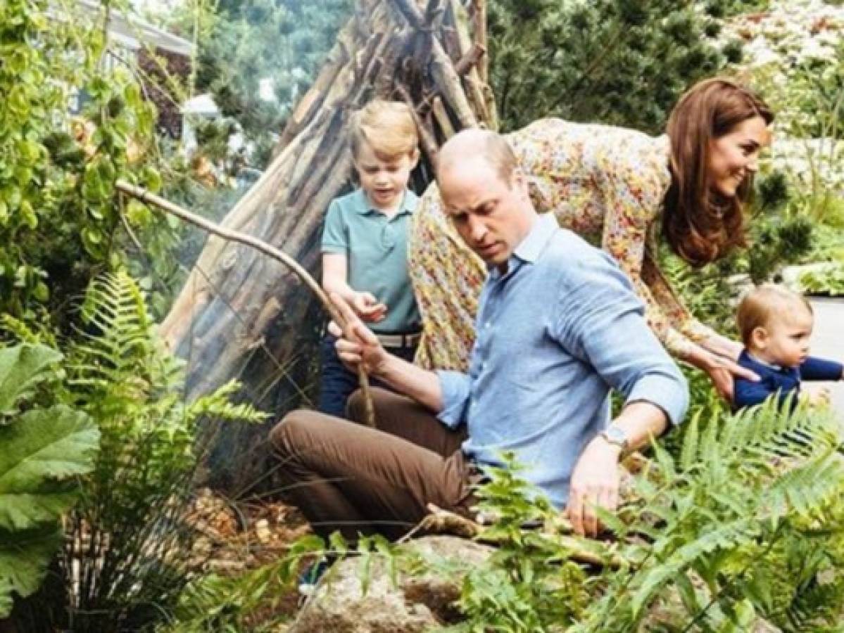 El príncipe William y su esposa Kate Middleton junto con sus hijos George y Louis. Foto: @kensingtonroyal.