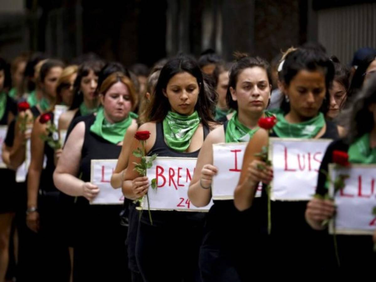 Cuarentena con el 'enemigo': la violencia contra mujeres en Latinoamérica