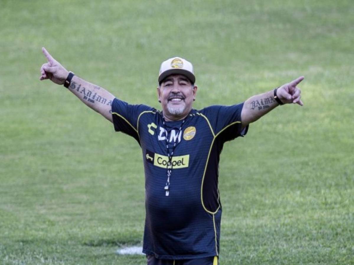 Maradona abandona hospital argentino tras breve internación luego de renovar con Dorados