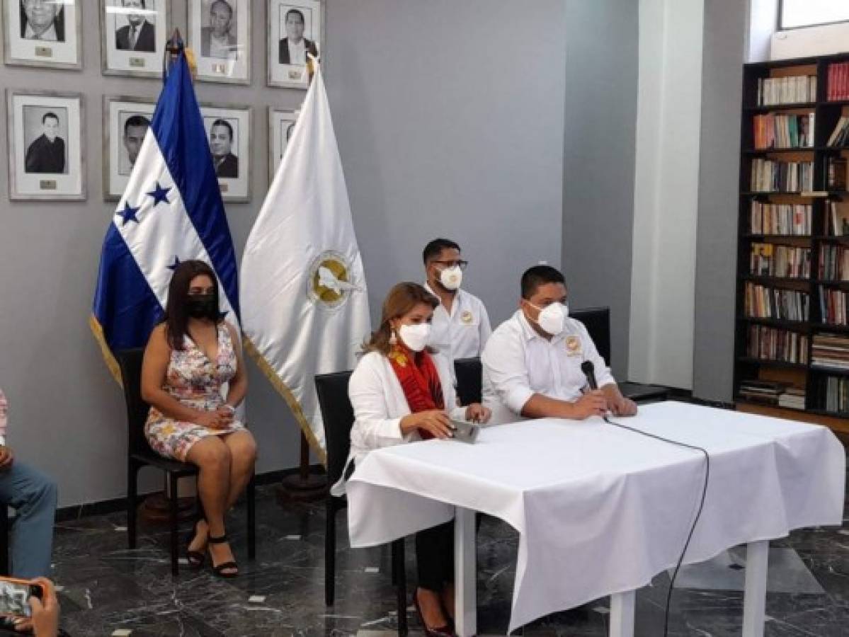 Ministra de Salud anuncia vacunación de periodistas con dosis Sputnik V