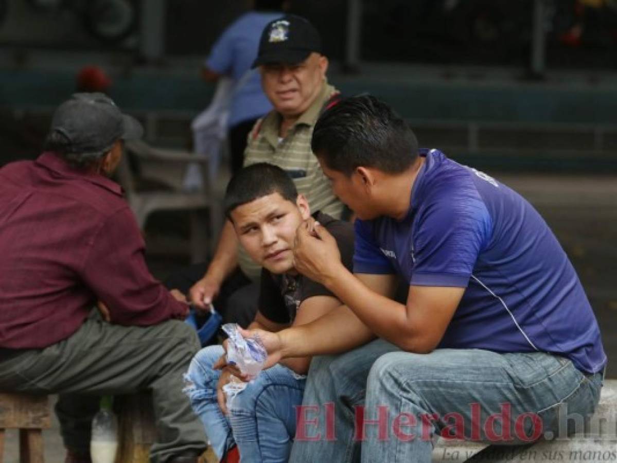 Honduras: No les importa contagiarse de covid, no usan mascarilla