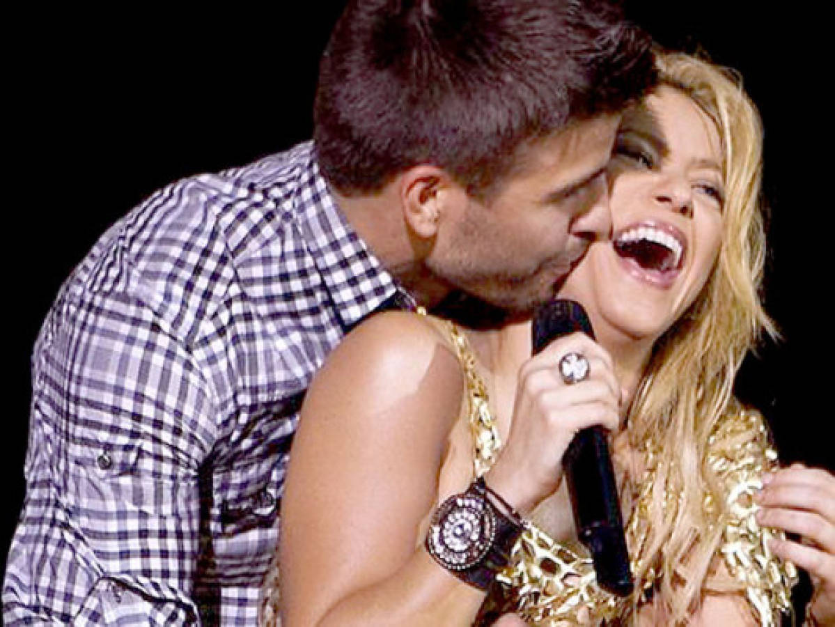 Shakira, 'desesperada' por video porno con Piqué