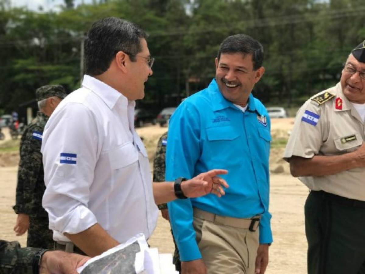 Presidente Juan Orlando Hernández supervisa las obras de megaparque