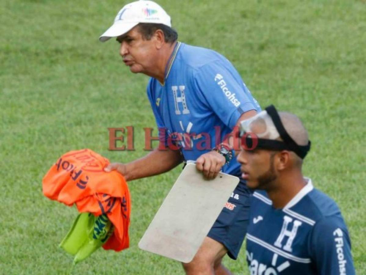 Eddie Hernández mete en aprietos al entrenador de Honduras Jorge Luis Pinto