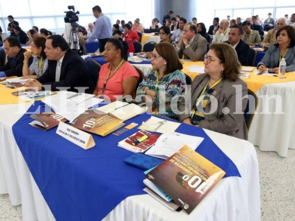 49 miembros del Consejo Universitario participaron en la discusión para reprogramar las actividades en la UNAH, foto: Marvin Salgado/El Heraldo.