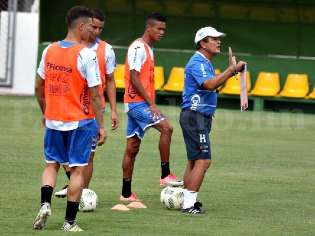 Jorge Luis Pinto habría recibido llamada del Alajuela ante salida de Benito Floro