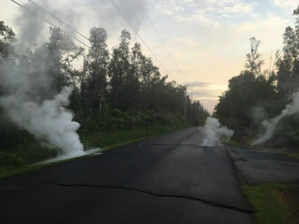Nuevas grietas se abren cerca del volcán Kilauea en Hawái
