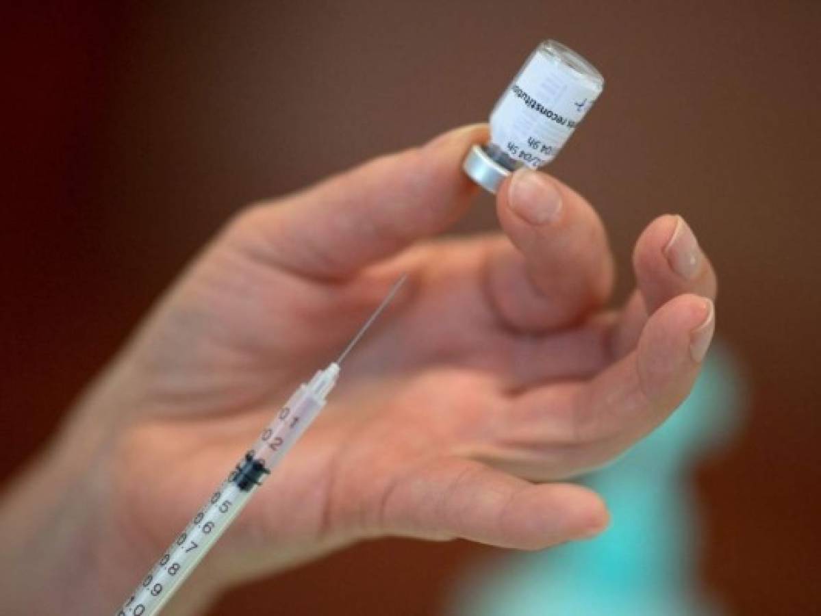 Acusan a laboratorio de errores durante ensayos de vacunas de Pfizer