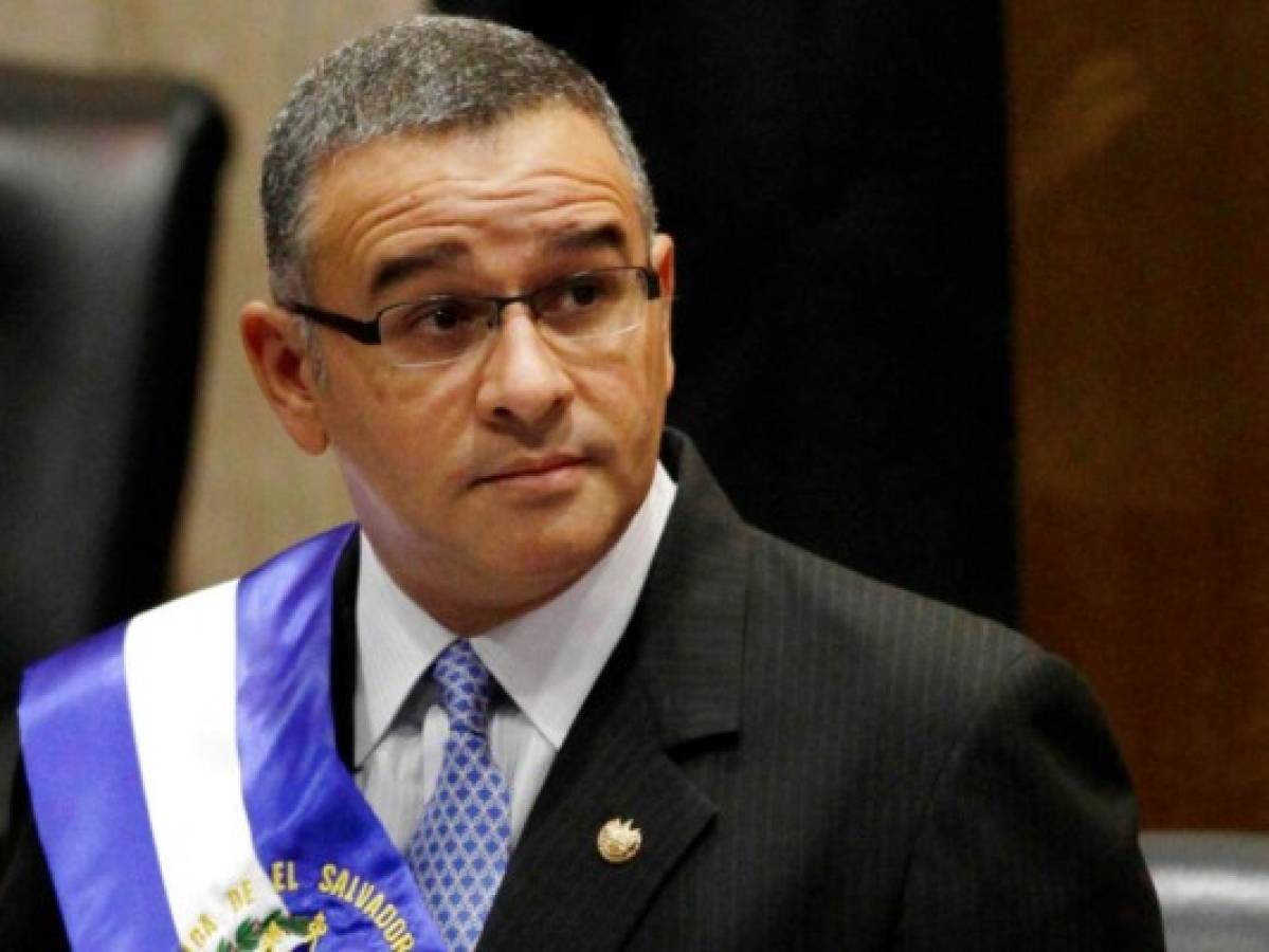 El Salvador: nueva orden para detener a expresidente Funes
