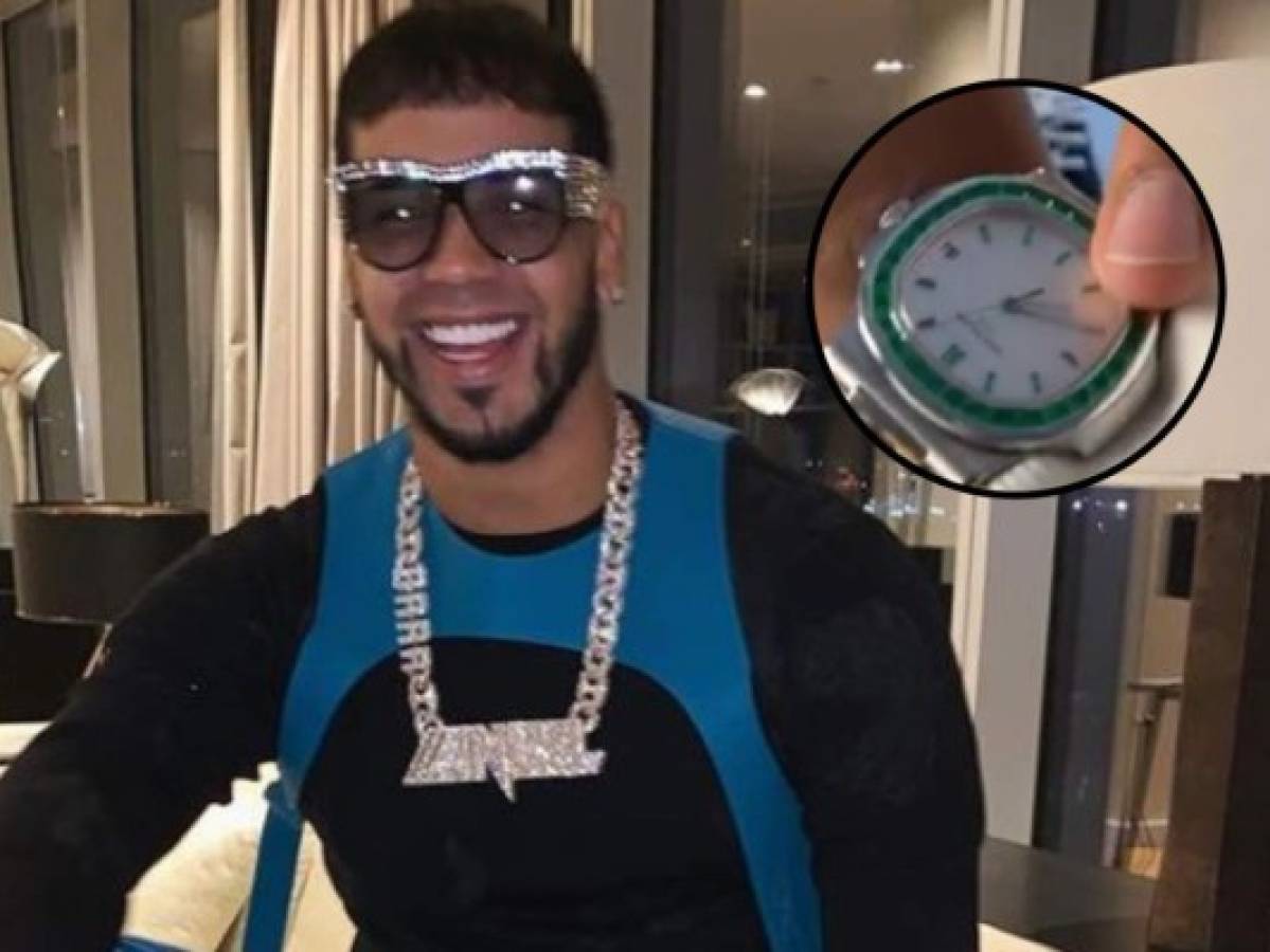 VIDEO: Anuel AA presume costoso reloj y enoja a sus seguidores