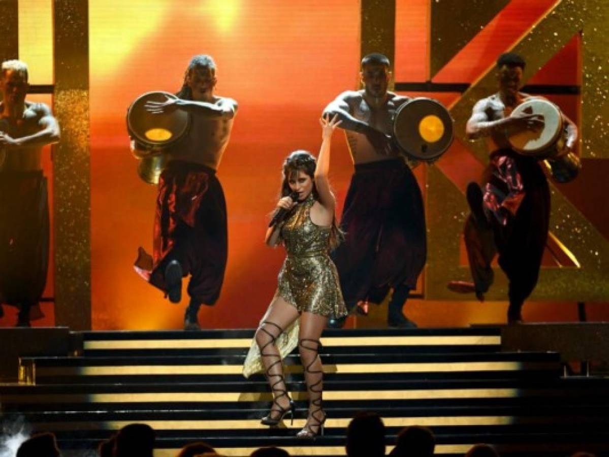 La sensual Camila Cabello 'incendió' el escenario de los Billboard 2017
