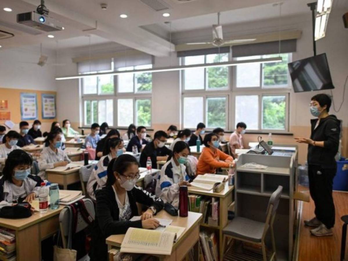 Cierran escuelas en Corea del Sur por nuevos brotes de Covid-19