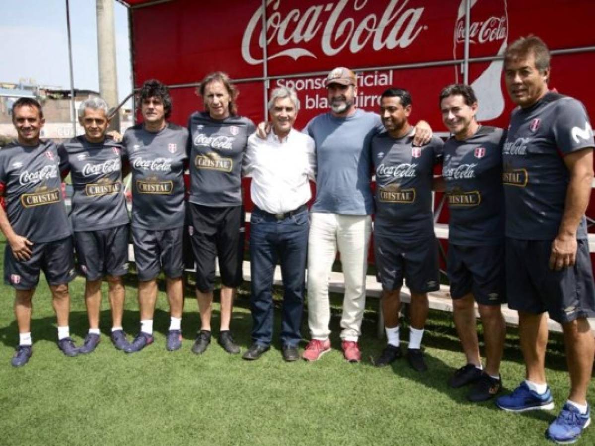 Presencia de Eric Cantona en entrenamiento de Perú levanta suspicacias
