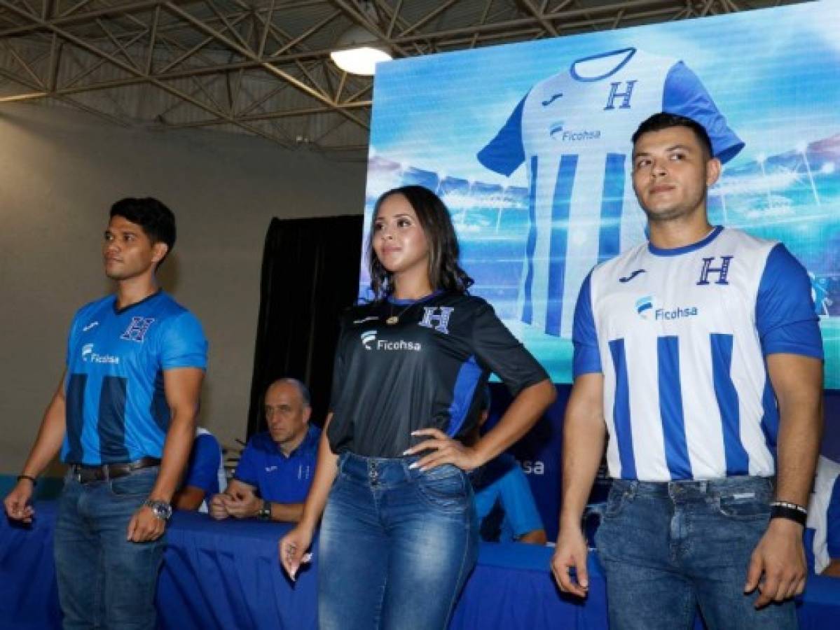 Ficohsa presentó la camisa oficial réplica de la Selección de Honduras