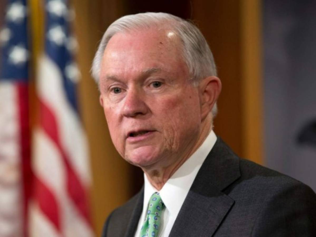 Sessions ordena a los tribunales acelerar casos de inmigrantes ilegales