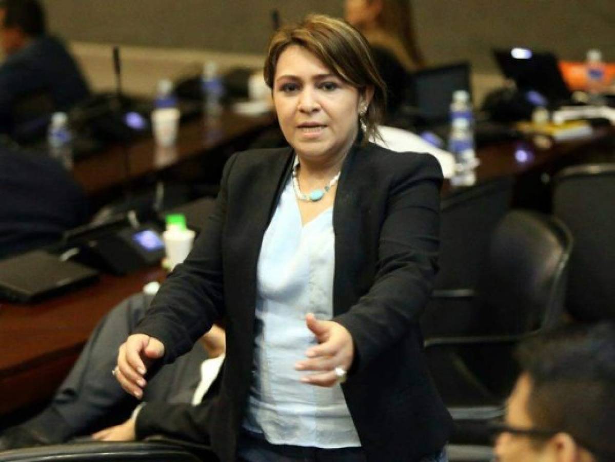 Diputada Marlene Alvarenga acudirá a sede del Pac para inscribir su movimiento