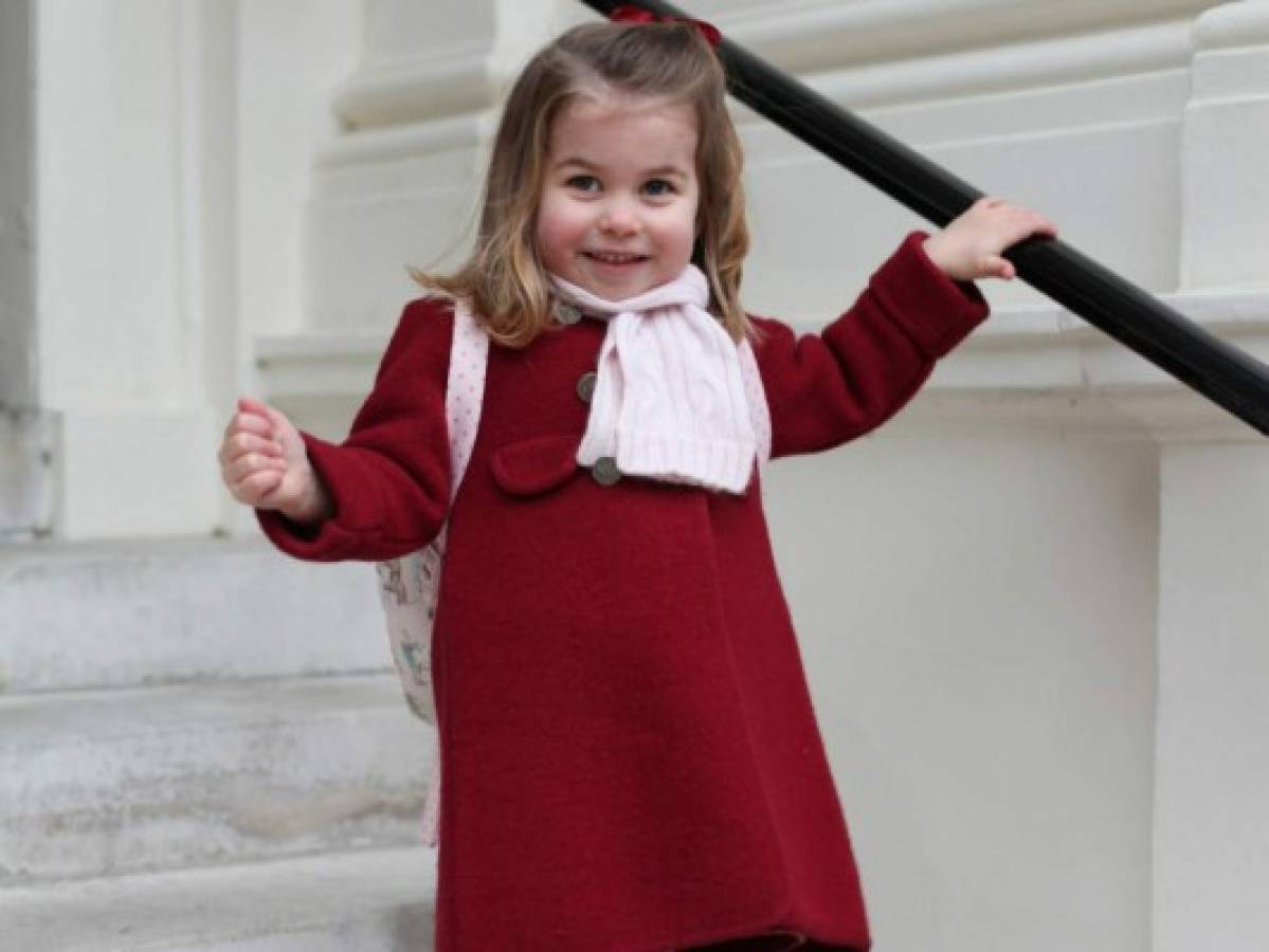 Las tiernas fotos del primer día de clases de la princesa Charlotte, hija del príncipe William y Kate Middleton