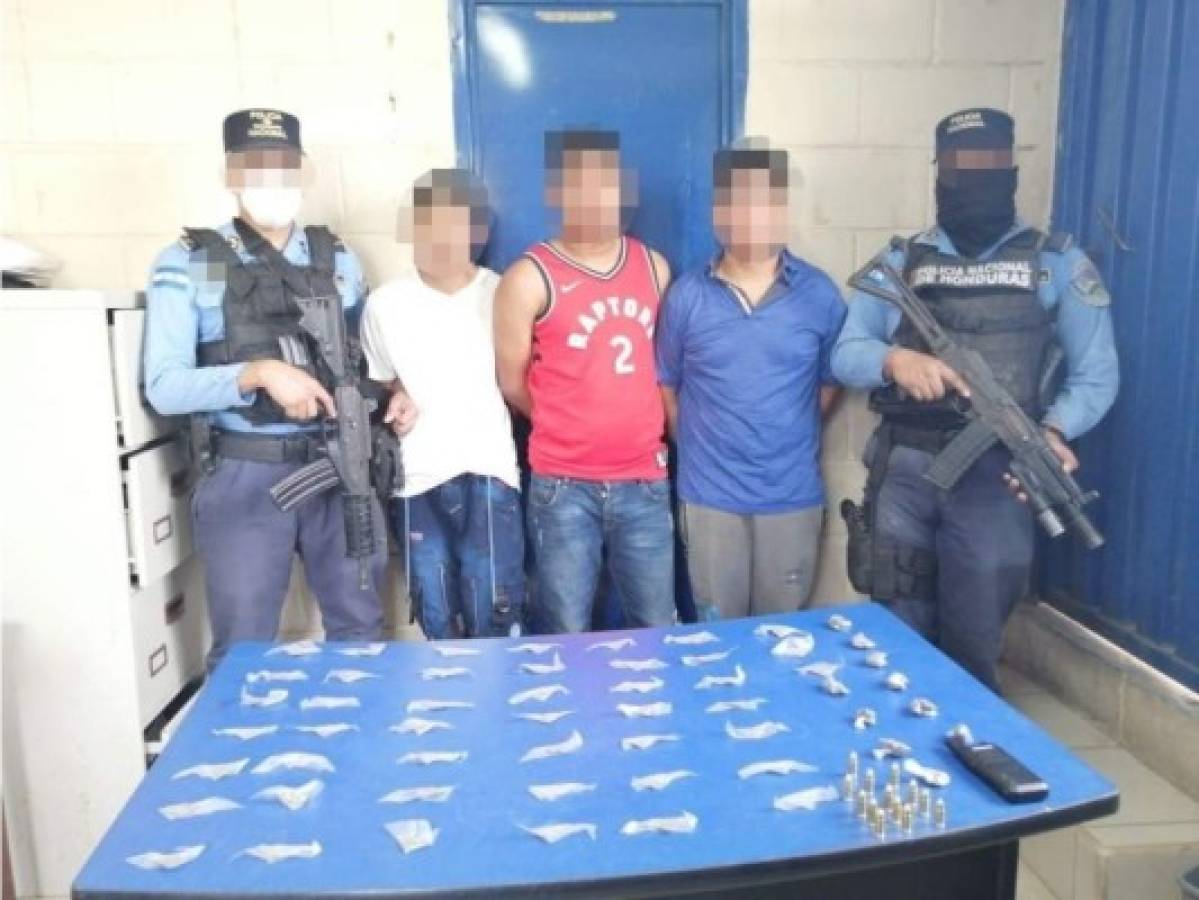 Caen tres supuestos miembros de la banda criminal 'Los Aguacates'