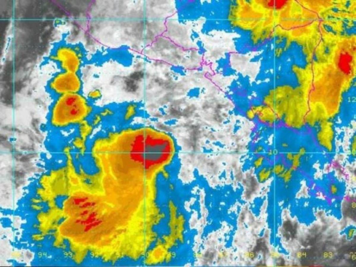 La tormenta tropical Selma avanza hacia El Salvador