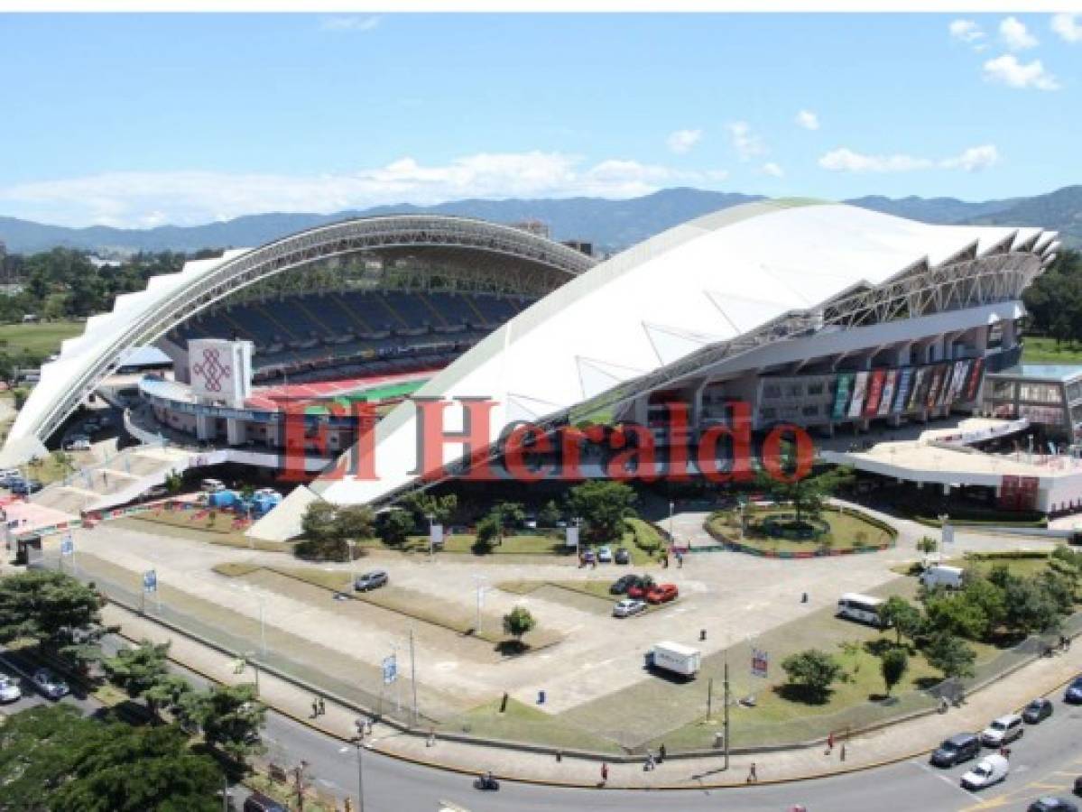 Ambiente de fiesta en las afueras del Nacional previo al Costa Rica-Honduras