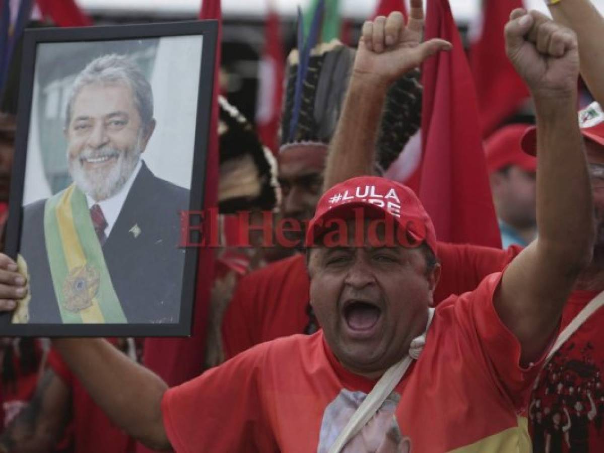 PT de Brasil registra a Lula da Silva como candidato presidencial