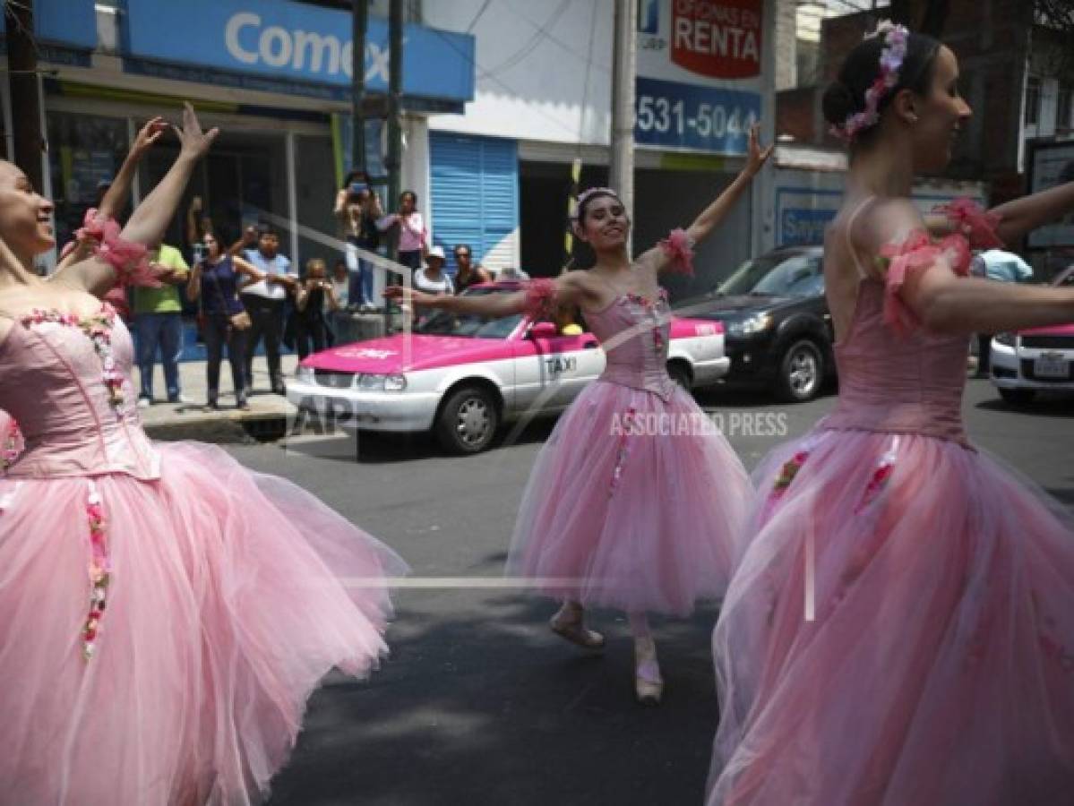 Ballet para afrontar colapsado tránsito en Ciudad de México    