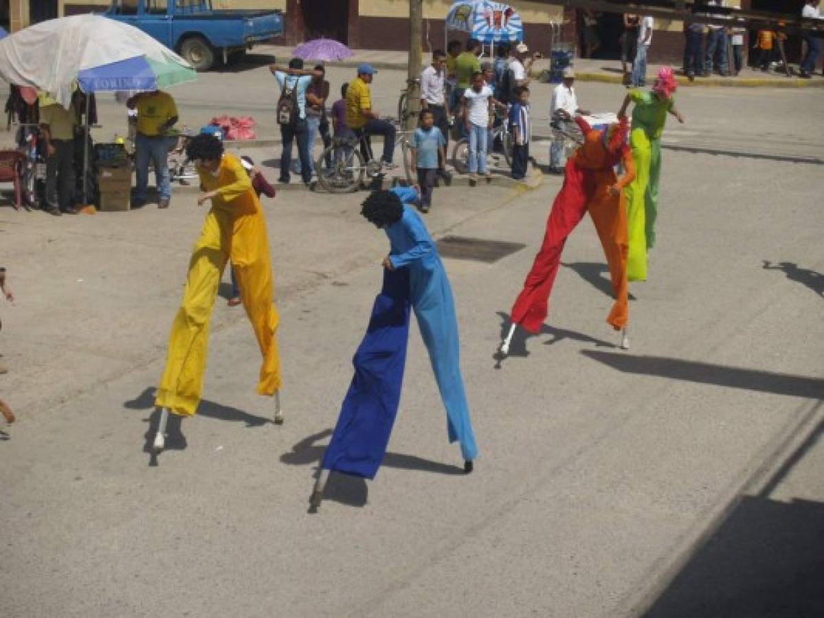 Zanqueros, tradición de una década en El Paraíso