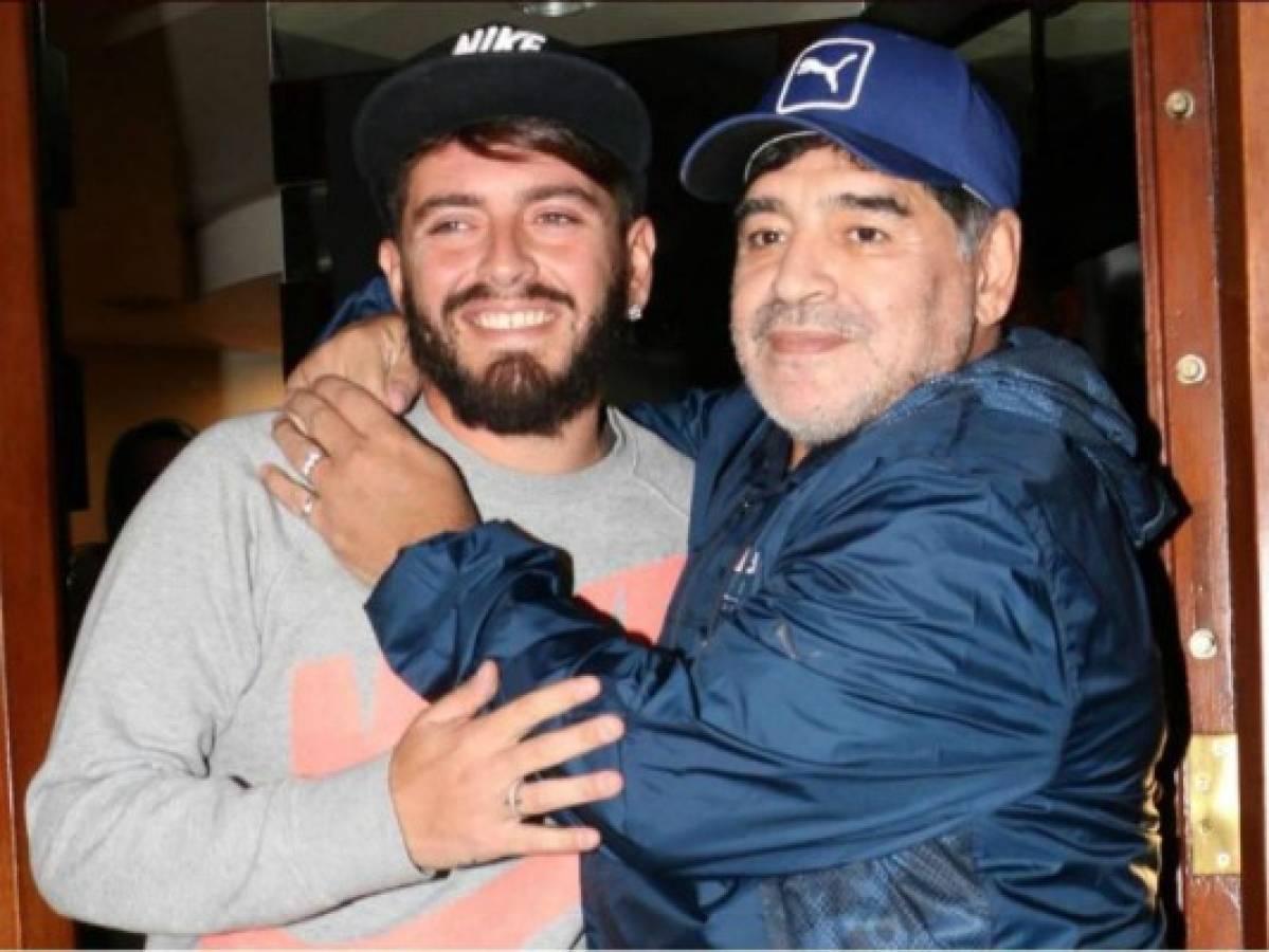 Maradona reconoce en público a su hijo Diego Junior