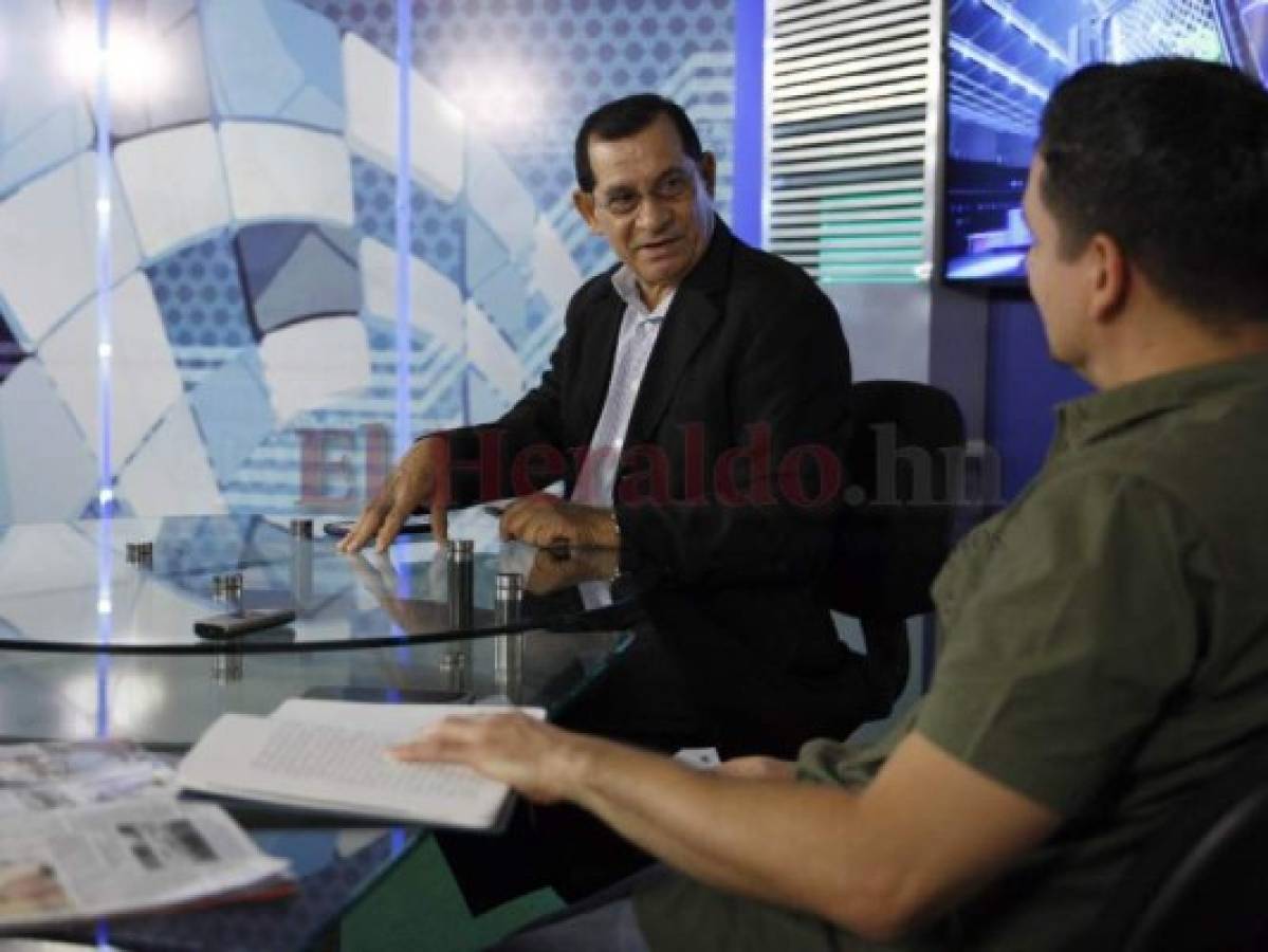 Durante la entrevista con el periodista de EL HERALDO, Alexeiev Morales. (Foto: Emilio Flores)