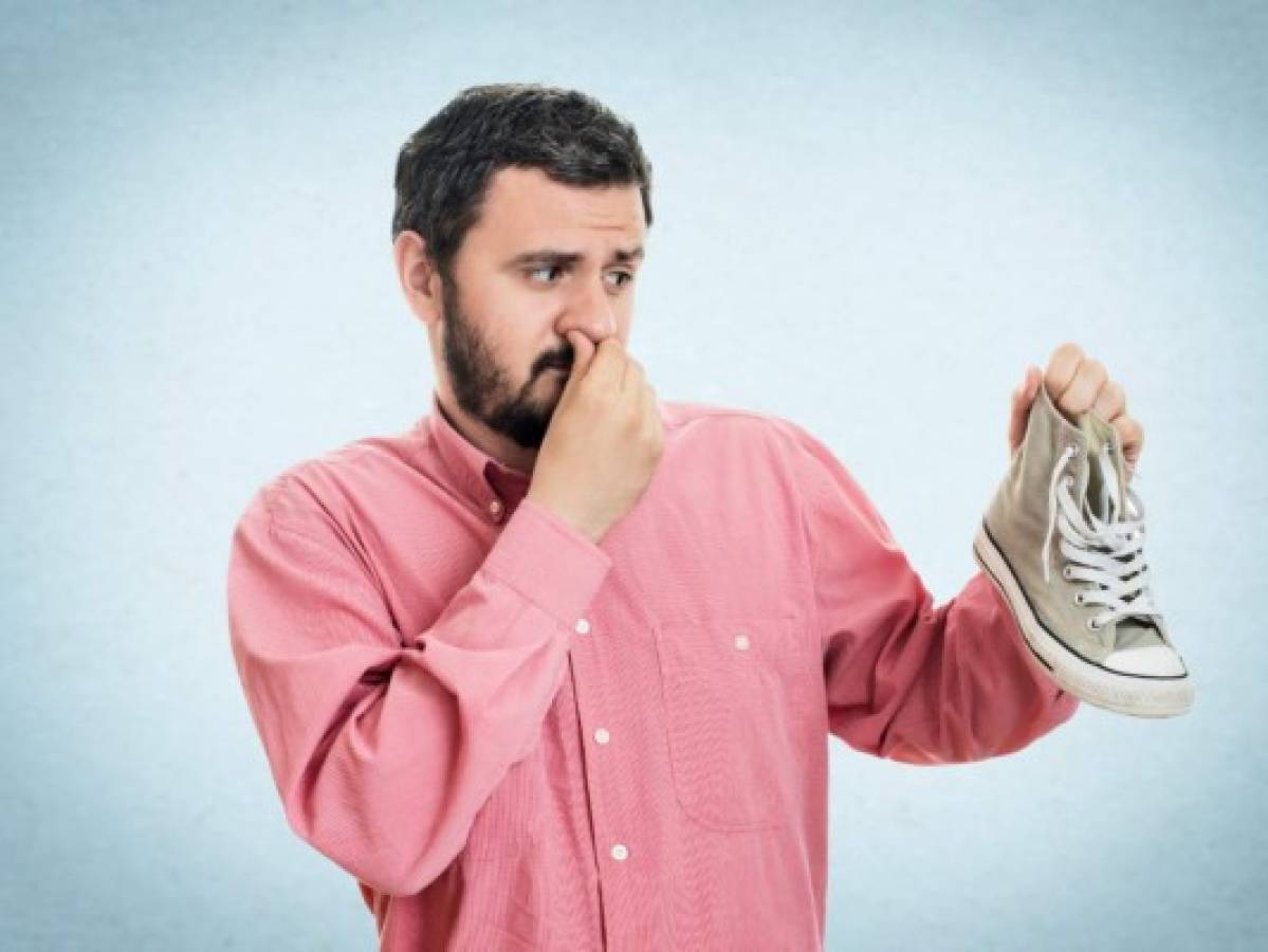 Cómo eliminar el mal olor de los zapatos