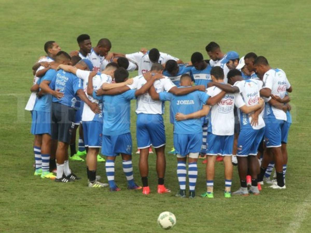 Eddie Hernández se reencontró con la camisa de la Selección de Honduras   