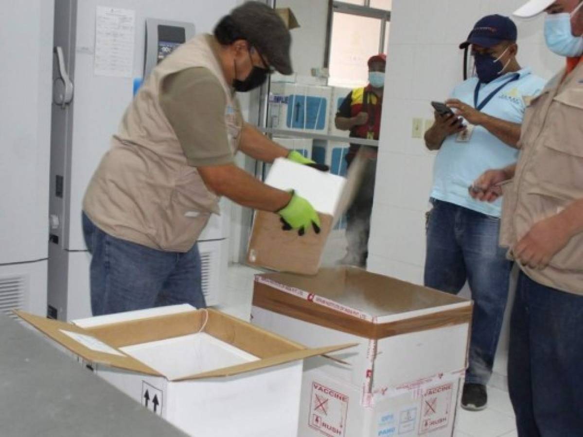 Las dosis que llegaron el viernes 17 de septiembre fueron almacenadas en las instalaciones del Programa Ampliado de Inmunizaciones (PAI), antes de ser distribuidas a las regiones sanitarias