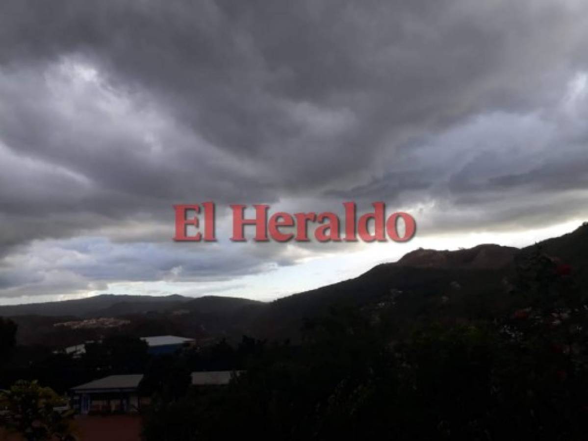 Fuerte lluvia azotó este lunes a Tegucigalpa, capital de Honduras