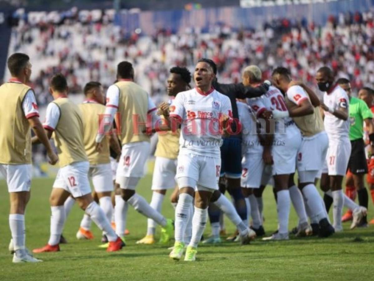 Olimpia sin juego seductor vence 2-0 al Vida y siente aroma de final en la Liga Nacional