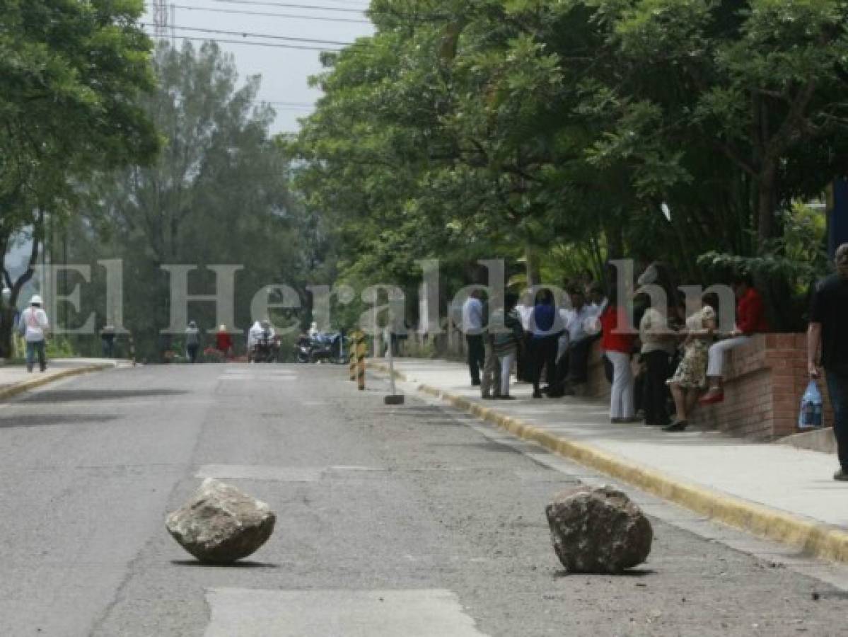 Tomas en la UNAH continúan este martes y la crisis no parece tener fin