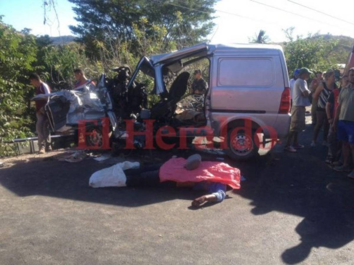 Colisión entre bus y pick-up deja una persona fallecida y varios heridos en Choluteca