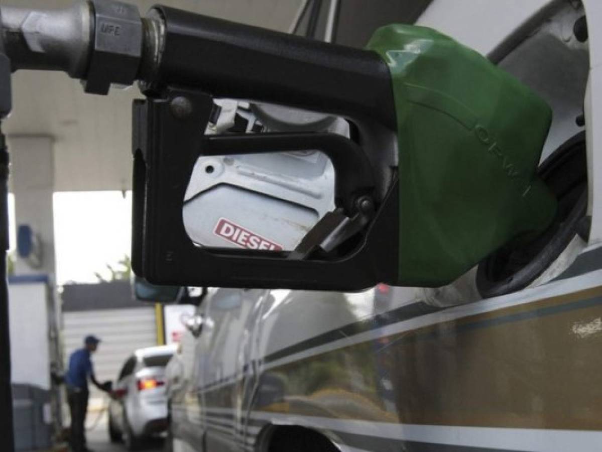 Se prevén rebajas en los precios de los combustibles