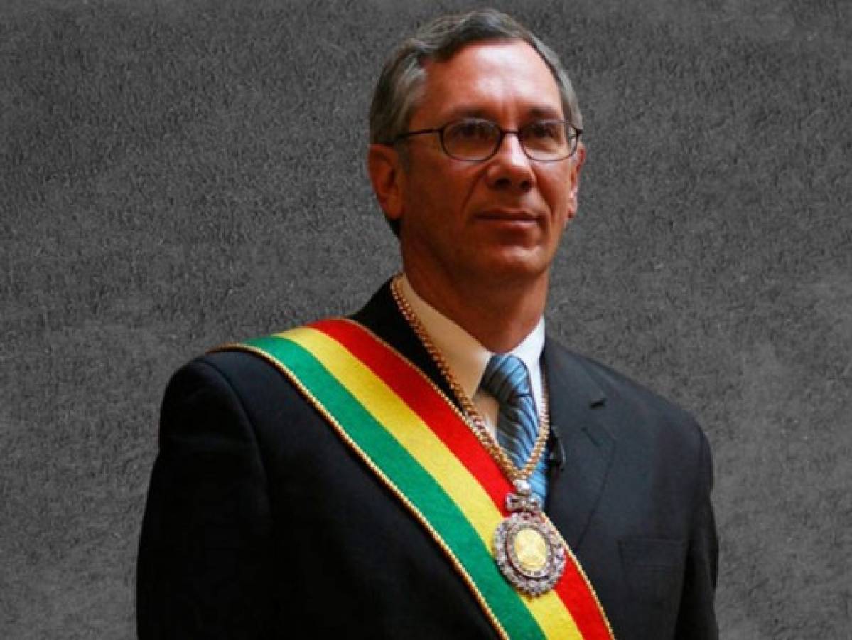 Renuncia delegado de Bolivia en La Haya que atendía juicio contra Chile