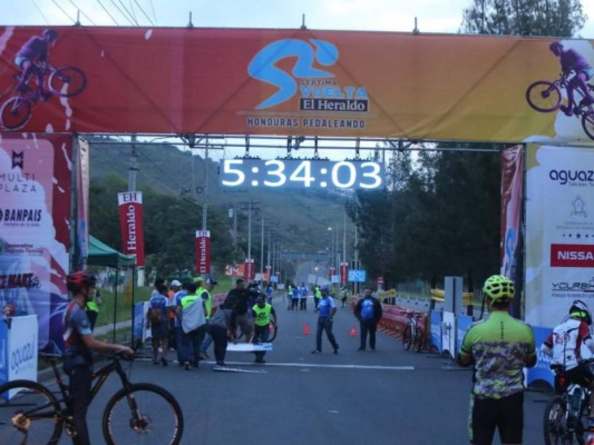 Con éxito comenzó la séptima Vuelta Ciclística EL HERALDO