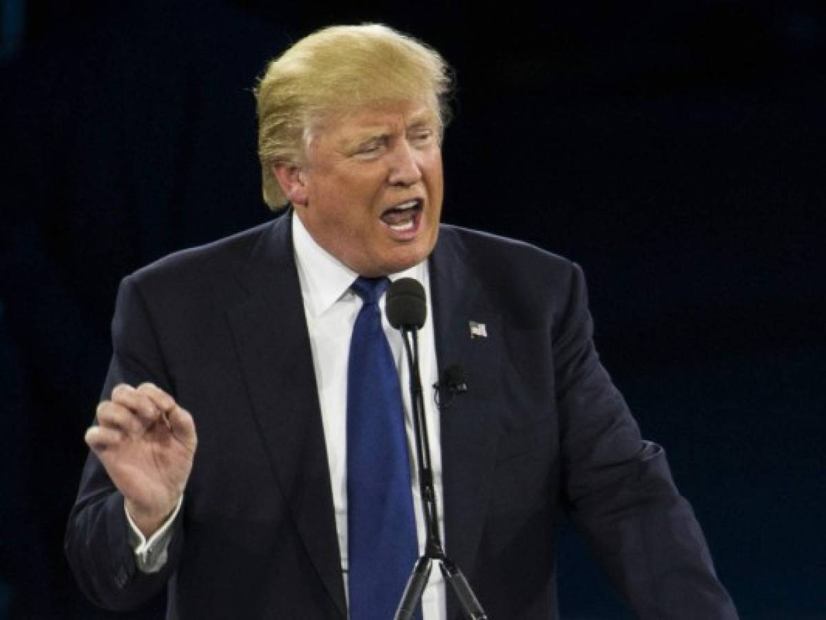 Donald Trump dice que financiará muro con remesas