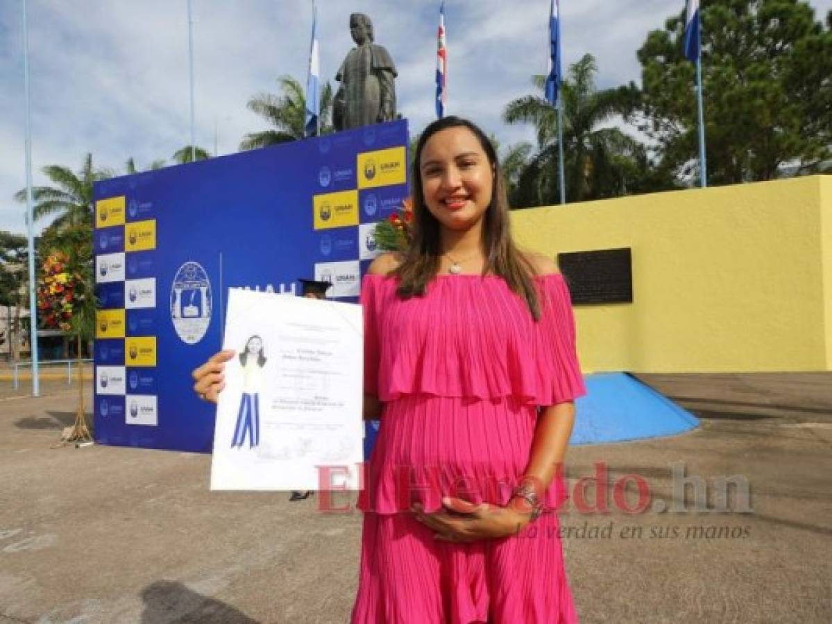 Johana Godoy obtuvo su título de Máster en Finanzas. Foto: Johny Magallanes/EL HERALDO