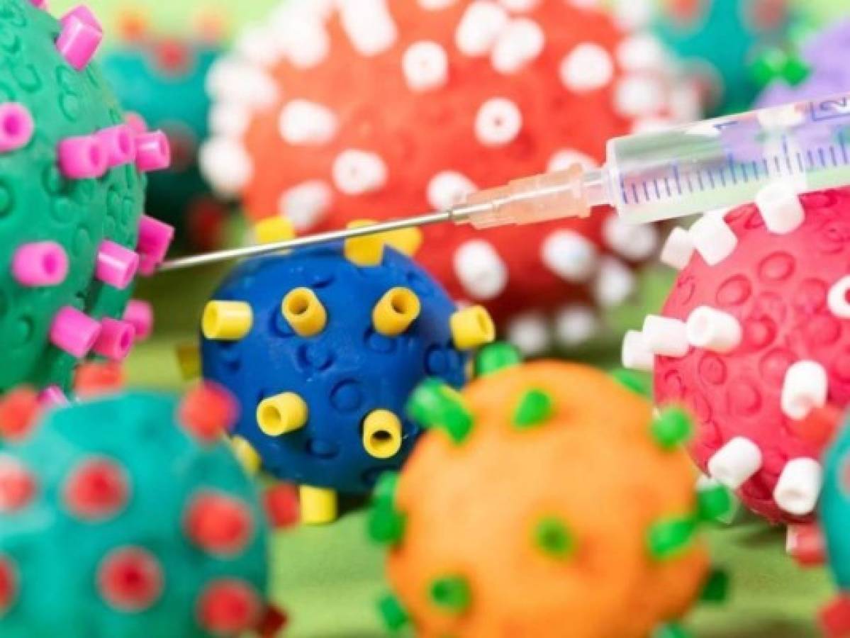 Estudios afirman que variante ómicron es menos severa y podría marcar el fin de la pandemia