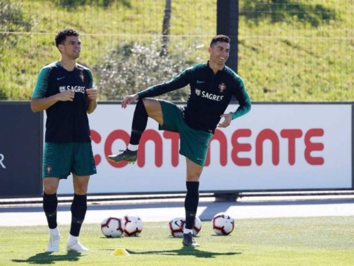 Cristiano Ronaldo desata locura durante entrenamiento con la selección de Portugal