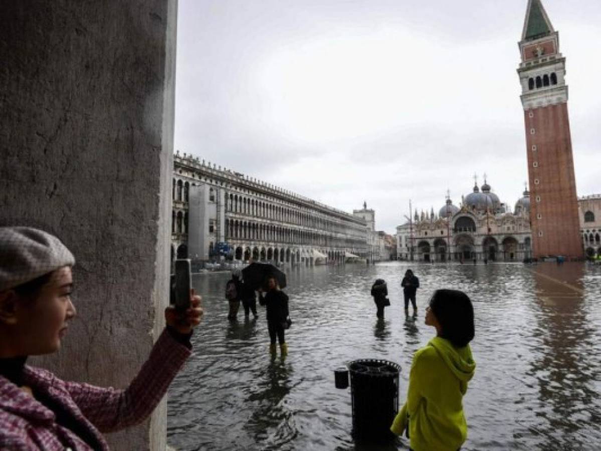 Turistas se fugan de Venecia por miedo a inundaciones   