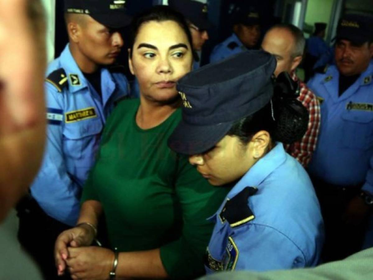 Jueces definirán si Rosa Elena Bonilla de Lobo se defiende en libertad