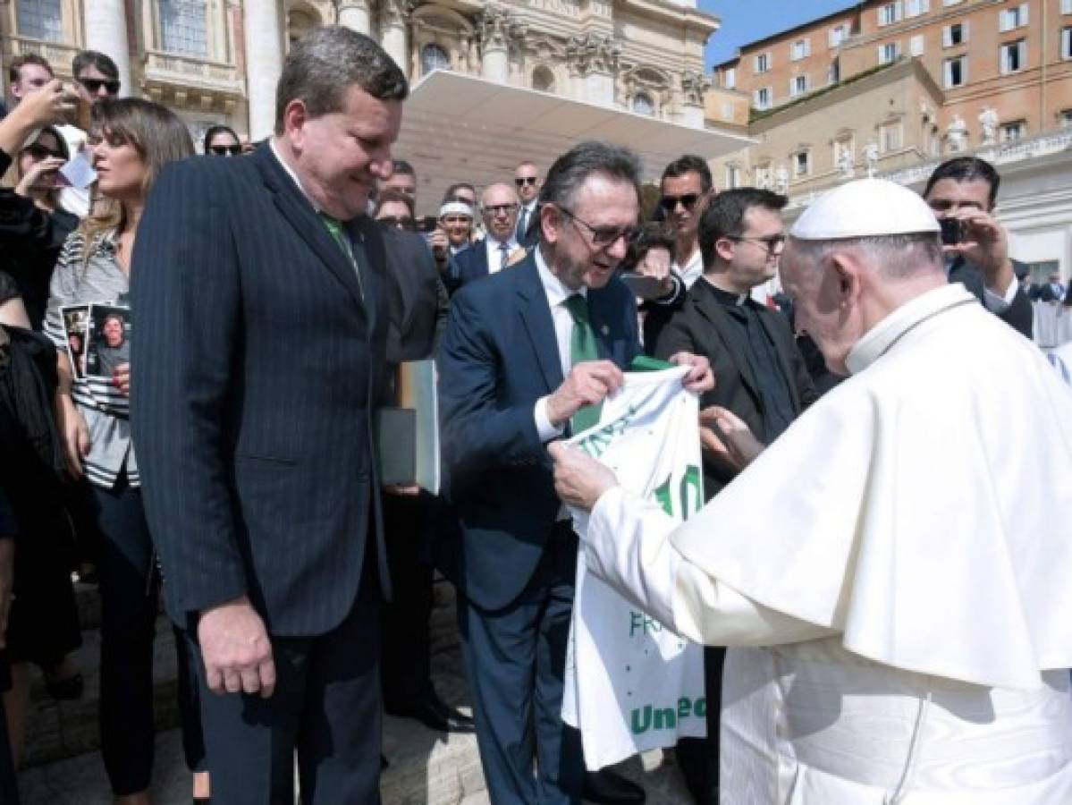 Papa Francisco recibe a sobrevivientes del Chapecoense