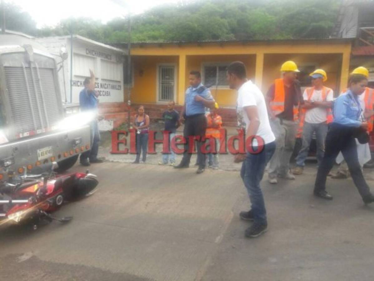 Motociclista muere atropellado por un cabezal en Sabanagrande