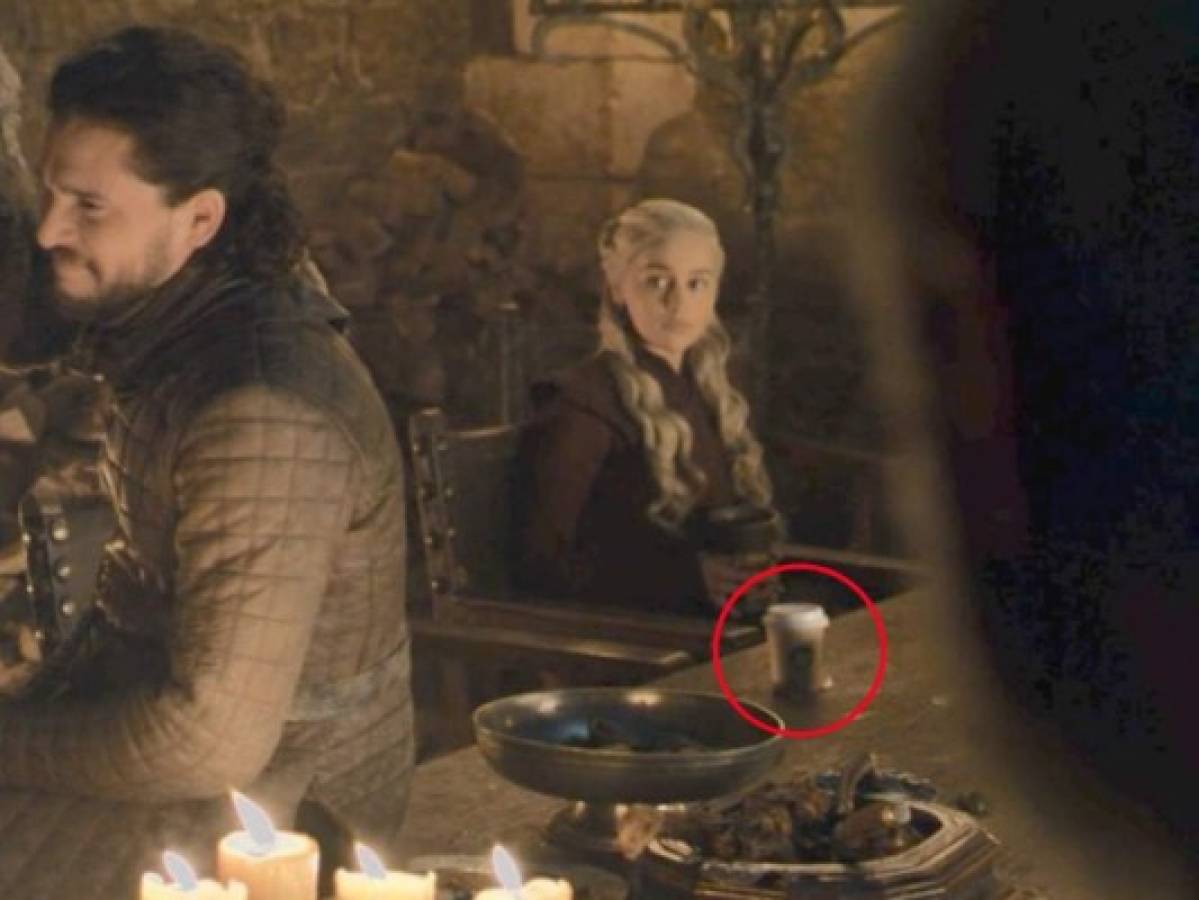 Sophie Turner revela quien es el culpable del vaso de café en el episodio de Game of Thrones